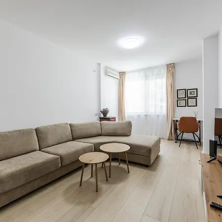 Apartment Sophie Downtown By Pikhost *