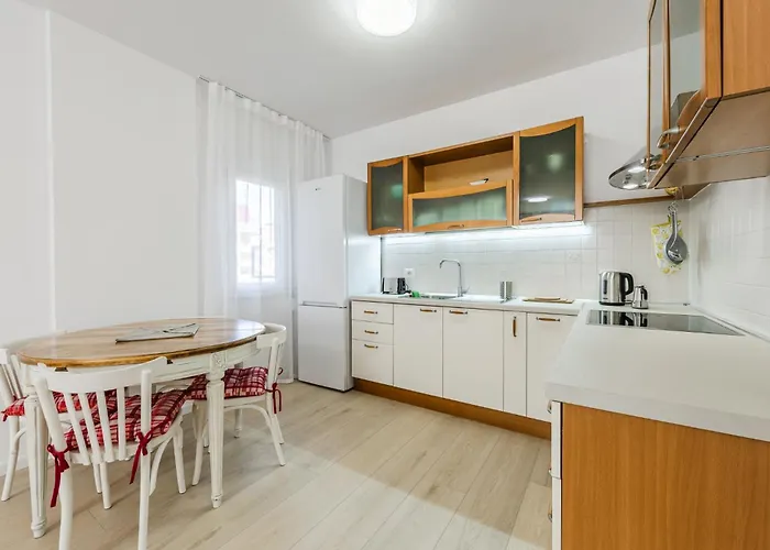 Sophie Downtown By Pikhost * Tirana