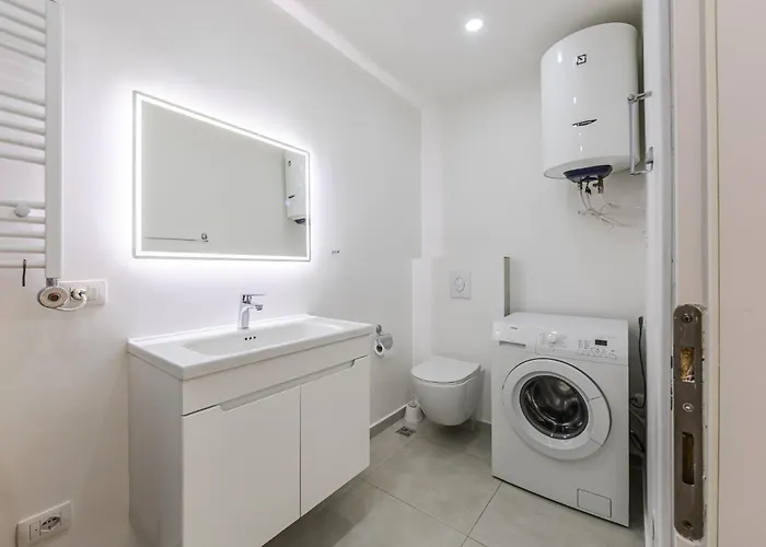 Appartamento Sophie Downtown By Pikhost Tirana