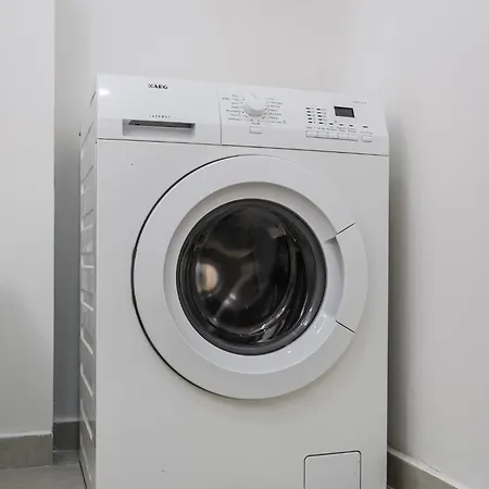 Sophie Downtown By Pikhost *