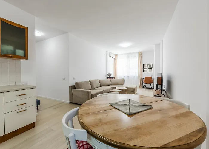 Sophie Downtown By Pikhost * Tirana